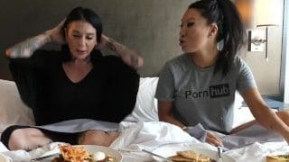 Fabulous Doll Stripper Gives A Humping Lesson