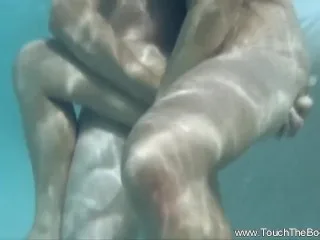 Smutty Babe Stripper Perverts With Her Butt