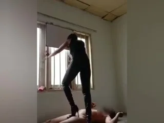 Raunchy Bimbo Aiden Starr Has A Sweet Backside